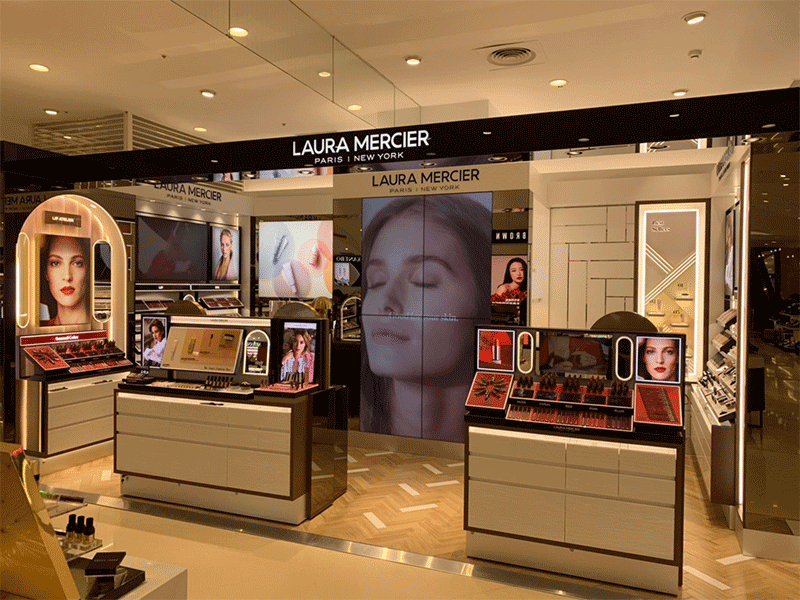 LAURA MERCIER